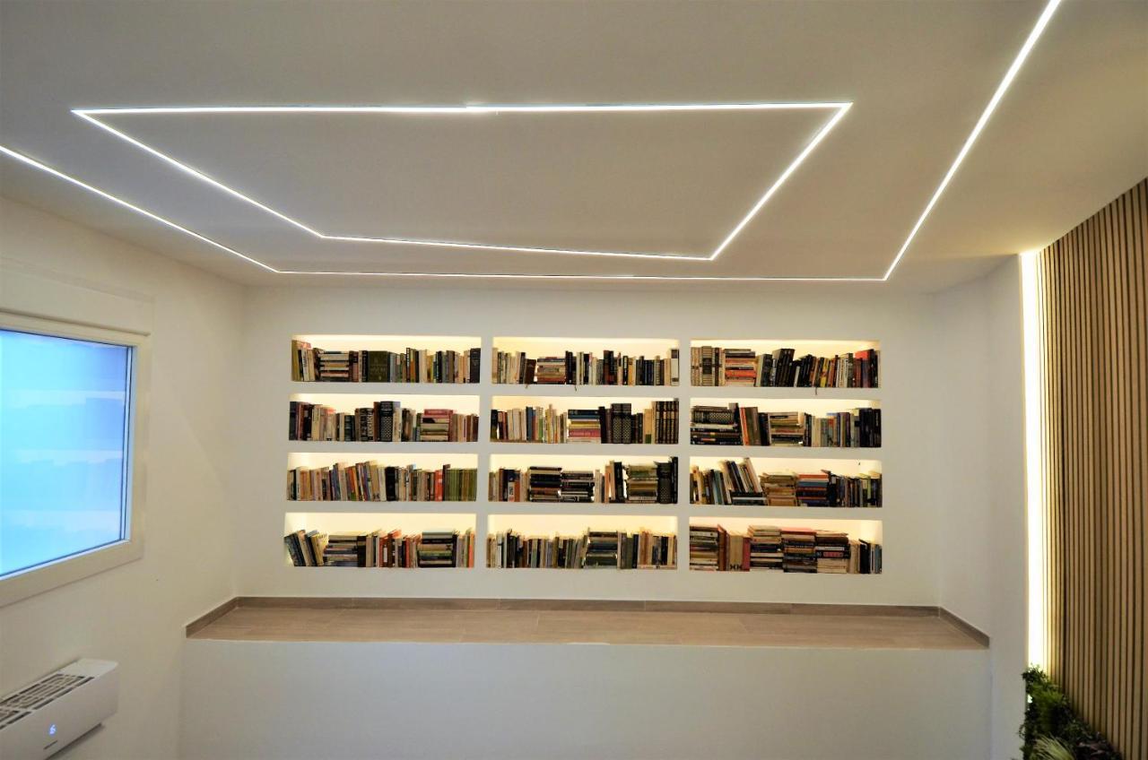Apartament Biblioteca De Lujo En El Centro Historico De Malaga Zewnętrze zdjęcie