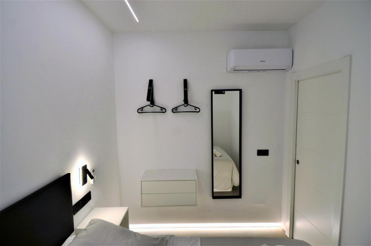 Apartament Biblioteca De Lujo En El Centro Historico De Malaga Zewnętrze zdjęcie