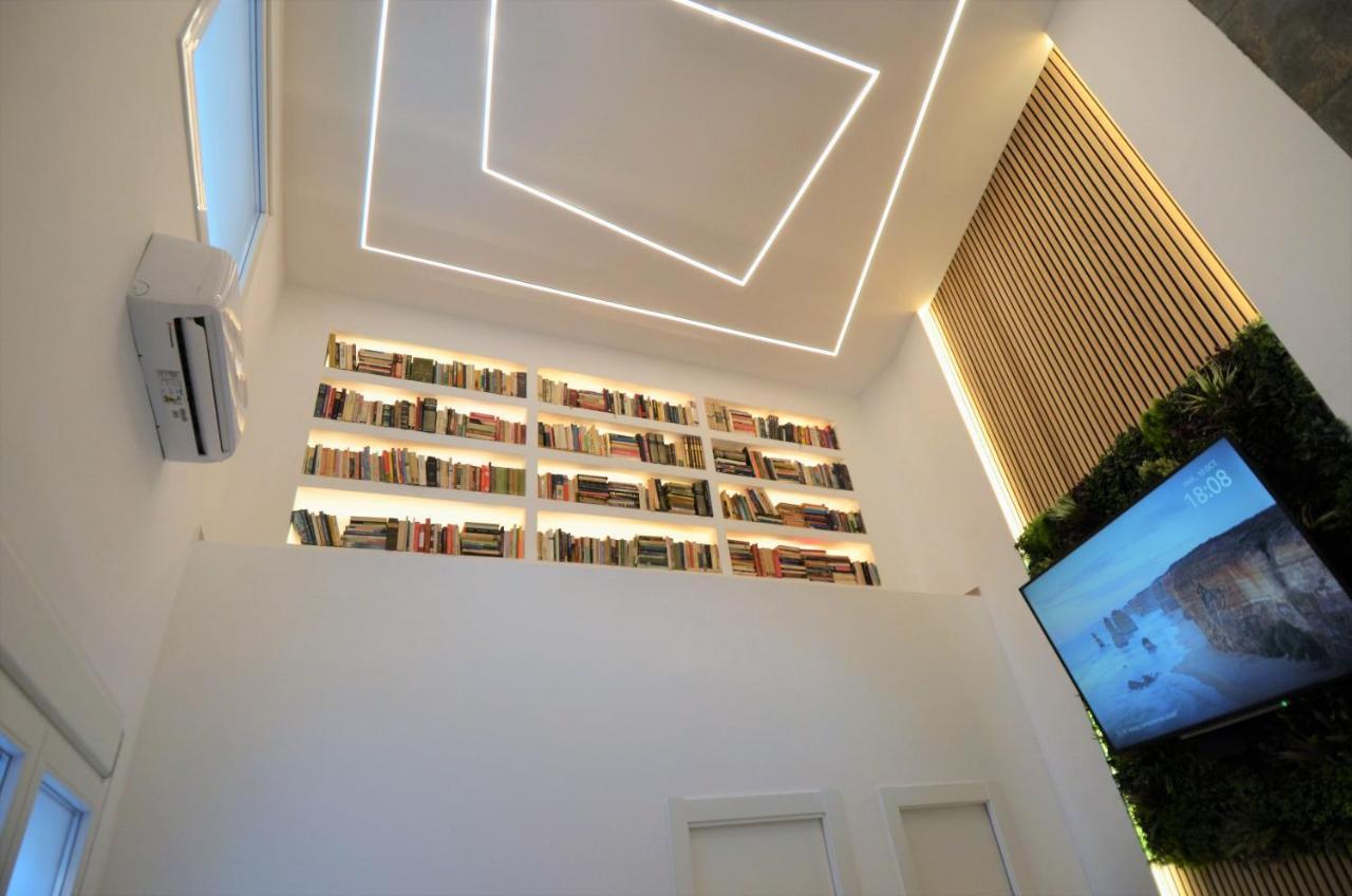 Apartament Biblioteca De Lujo En El Centro Historico De Malaga Zewnętrze zdjęcie