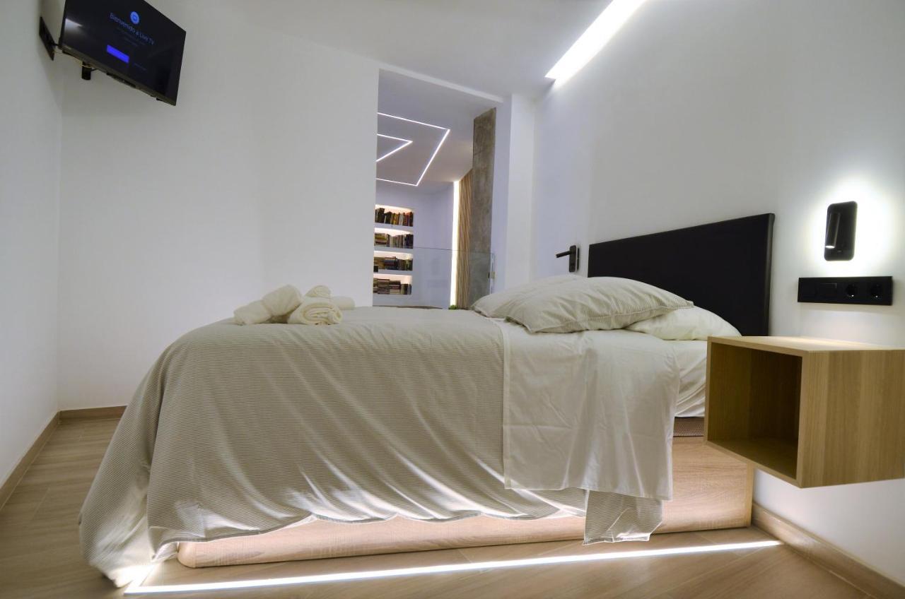 Apartament Biblioteca De Lujo En El Centro Historico De Malaga Zewnętrze zdjęcie