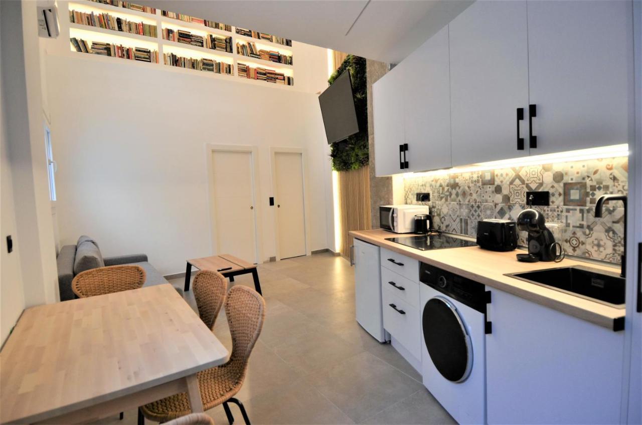 Apartament Biblioteca De Lujo En El Centro Historico De Malaga Zewnętrze zdjęcie