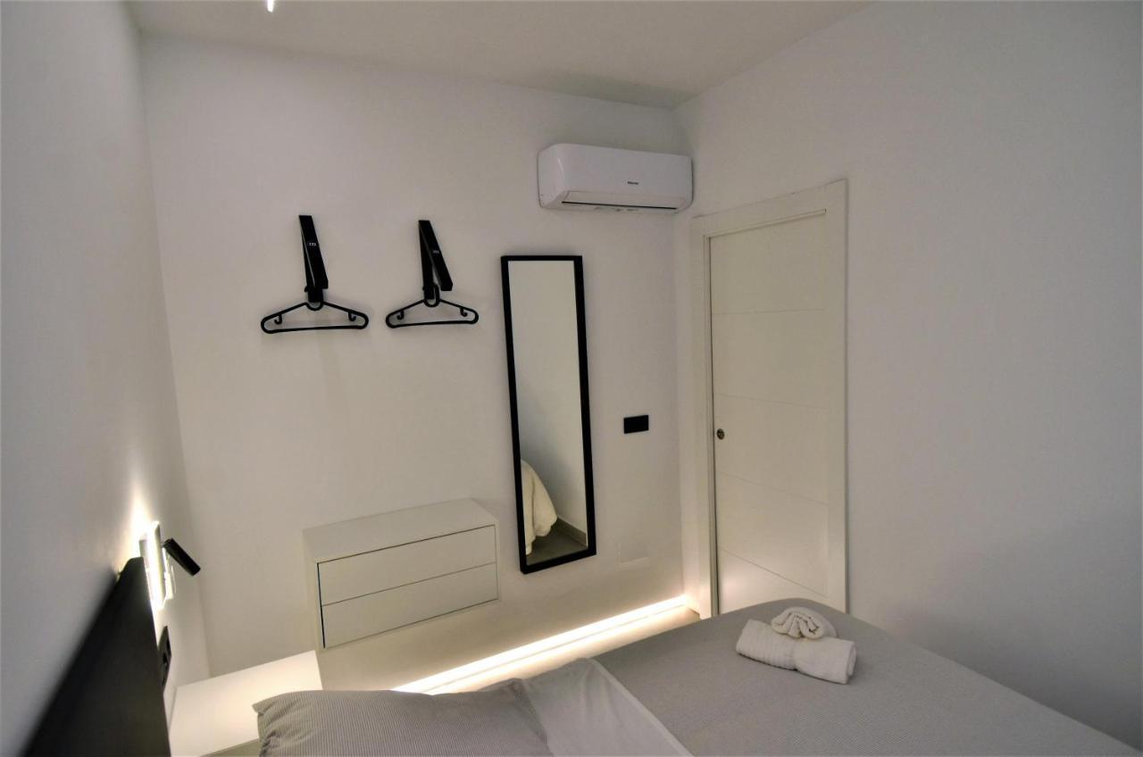 Apartament Biblioteca De Lujo En El Centro Historico De Malaga Zewnętrze zdjęcie